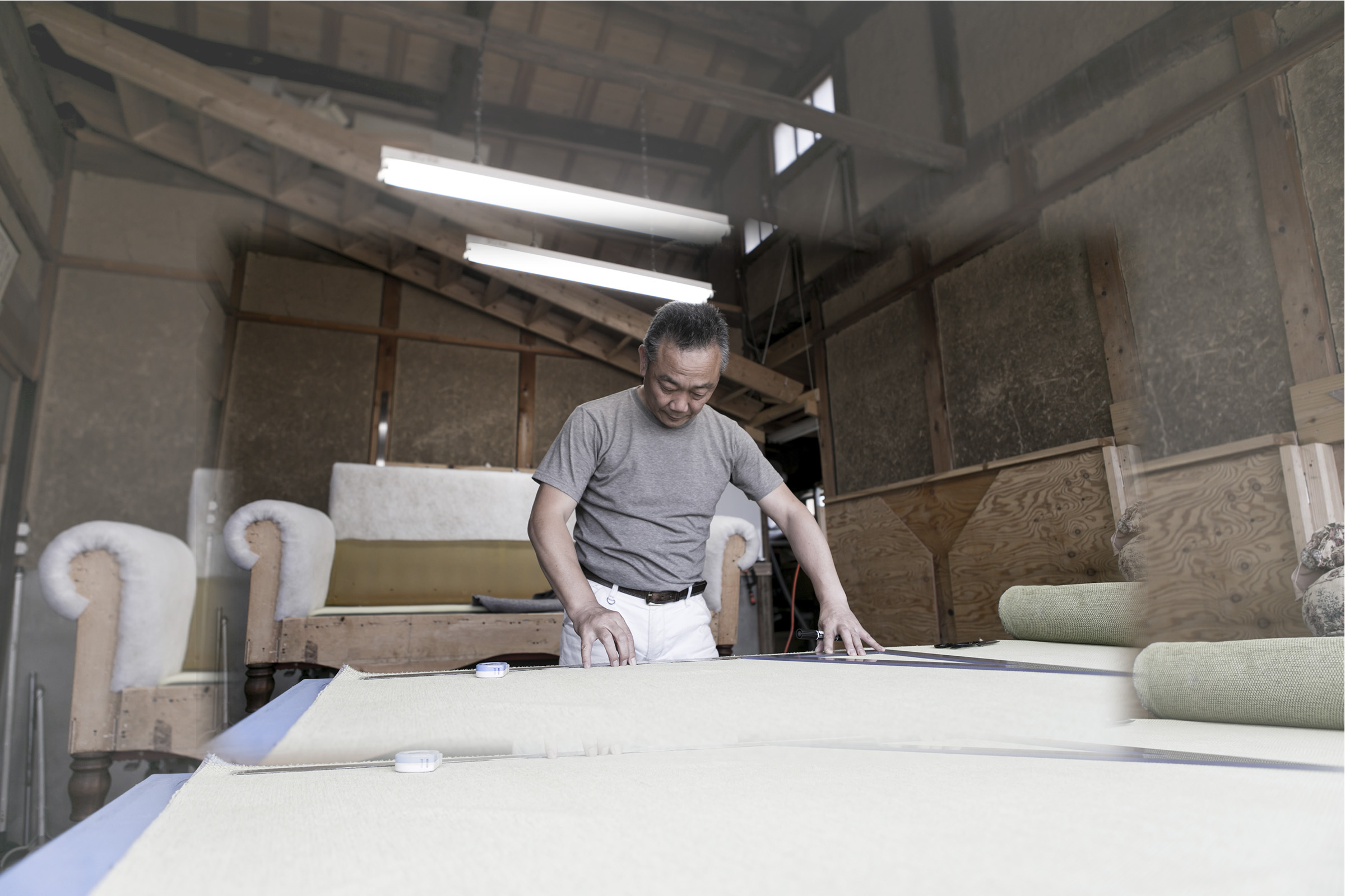 家具・椅子のエキスパートとして、椅子張り技能から、木工加工・塗装まで確かな対応力